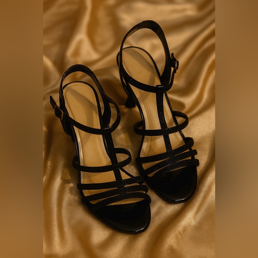Black Sparkly Kitten Heel Costume Shoes Size 8.5 Vintage Glam Boudoir Heels 2.5”